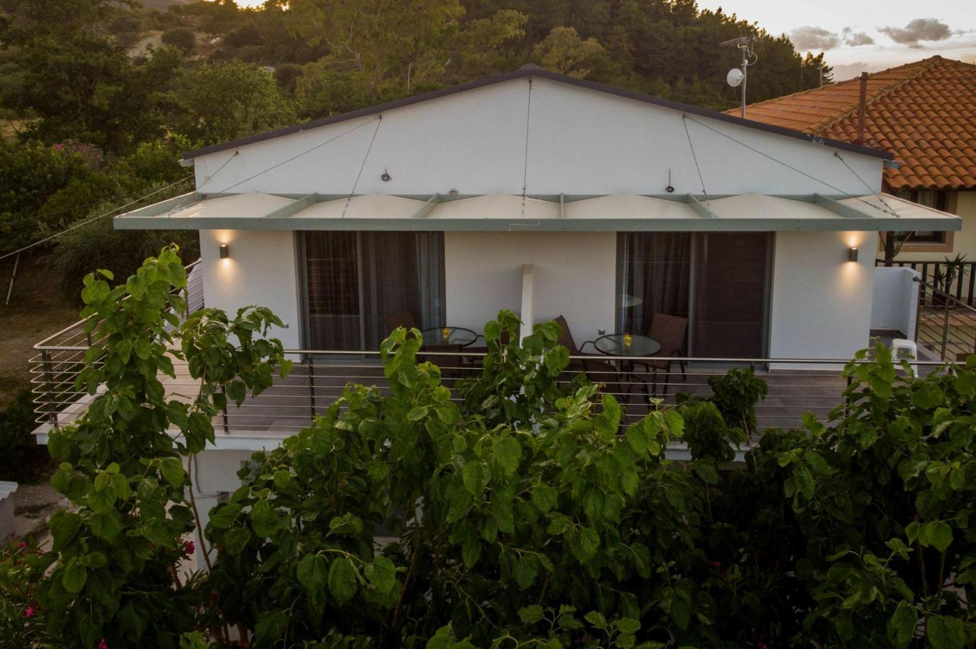 Casa Di Mare - Studios And Apartments On The Beach Vasilikí Екстериор снимка
