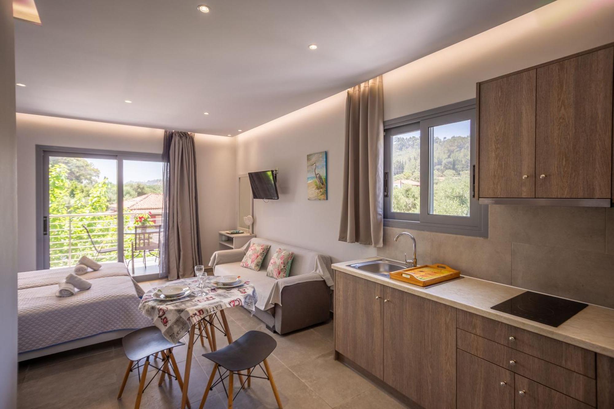 Casa Di Mare - Studios And Apartments On The Beach Vasilikí Екстериор снимка