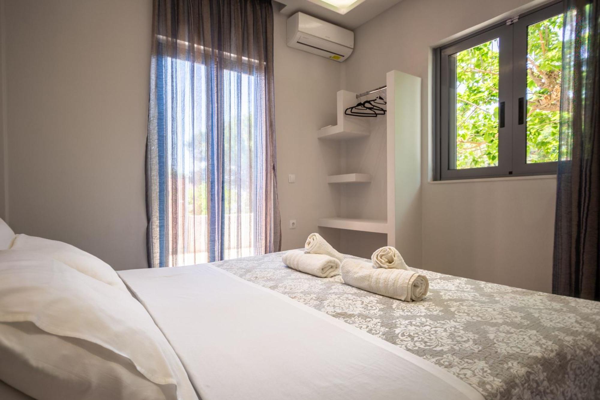 Casa Di Mare - Studios And Apartments On The Beach Vasilikí Екстериор снимка