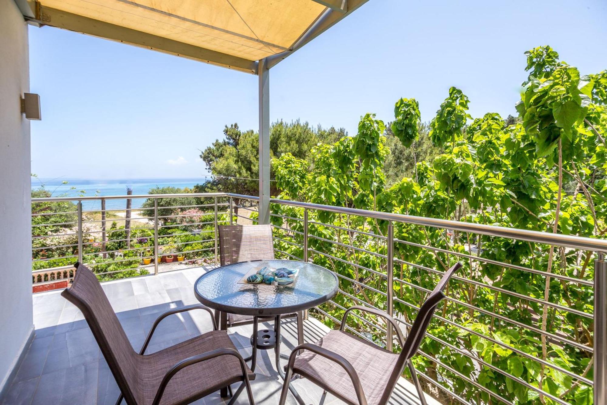 Casa Di Mare - Studios And Apartments On The Beach Vasilikí Екстериор снимка