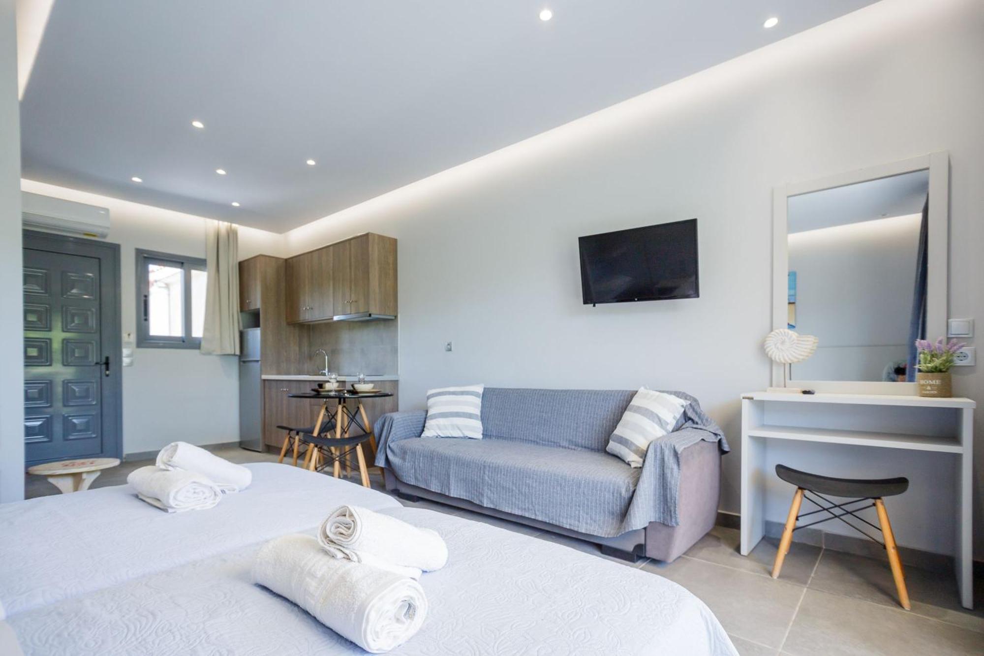 Casa Di Mare - Studios And Apartments On The Beach Vasilikí Екстериор снимка