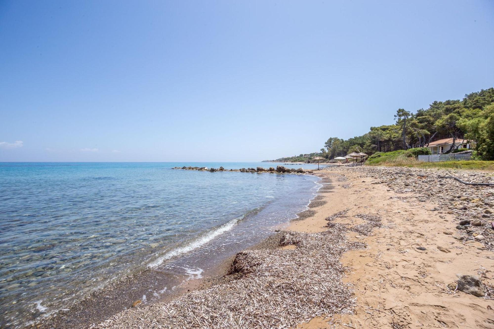 Casa Di Mare - Studios And Apartments On The Beach Vasilikí Екстериор снимка